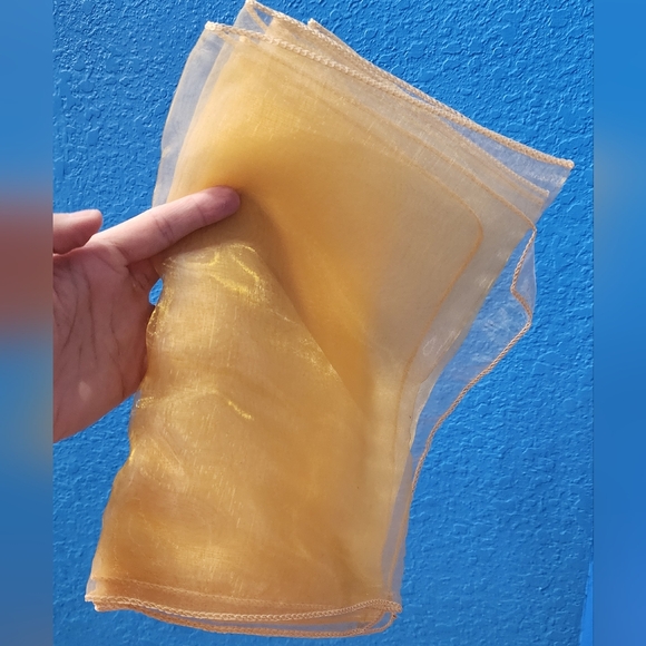 Gold organza table runners (bundle of 10) - Picture 2 of 9